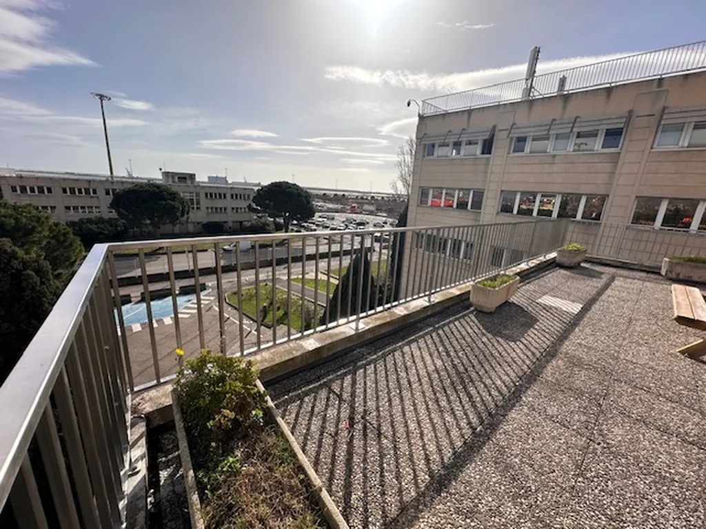 POSE DE GARDE CORPS INOX FABRIQUES SUR MESURE POUR MISE EN SECURITE TERRASSE DANS LA REGION PACA VITROLLES GIGNAC 