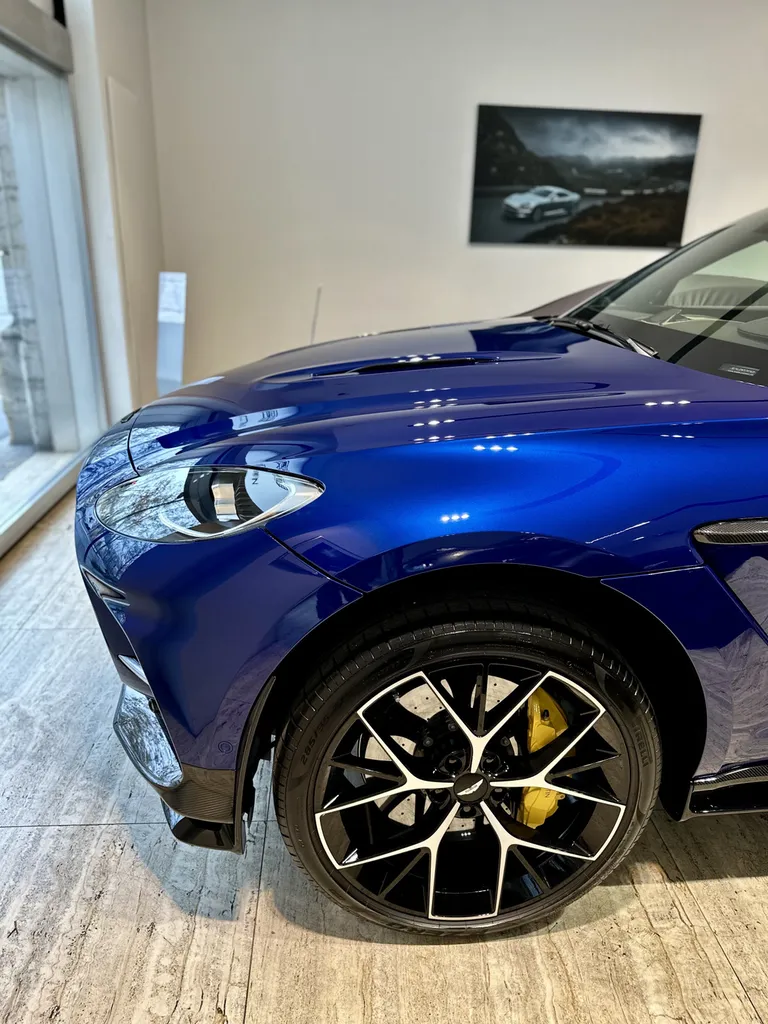 Traitement céramique Aston Martin DBX proche Brignais 