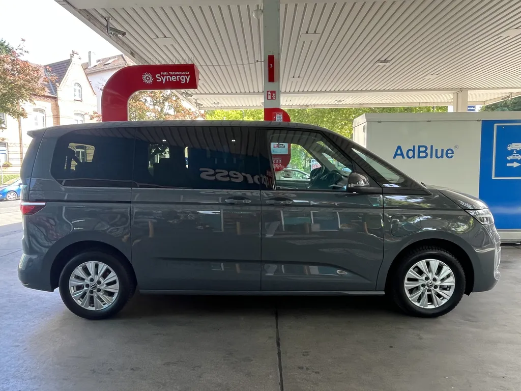 Volkswagen T7 Multivan hybride occasion Allemagne importée par Asphalte Diffusion avec garantie 12 mois
