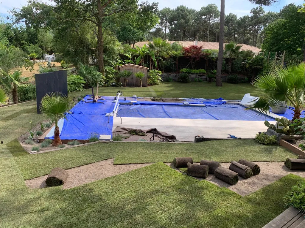 Professionnel de la création de gazon en rouleau pour les terrains situés à Biscarrosse