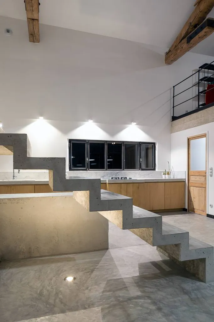 Conception et réalisation d'un escalier en béton à Salon de Provence