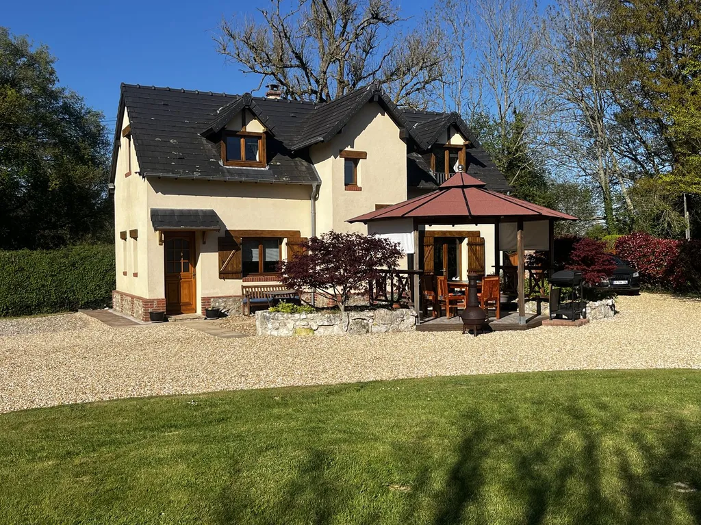 En vente en exclusivité - Maison récente avec grande dépendance aménageable – Terrain clos – Proche Côte Normande