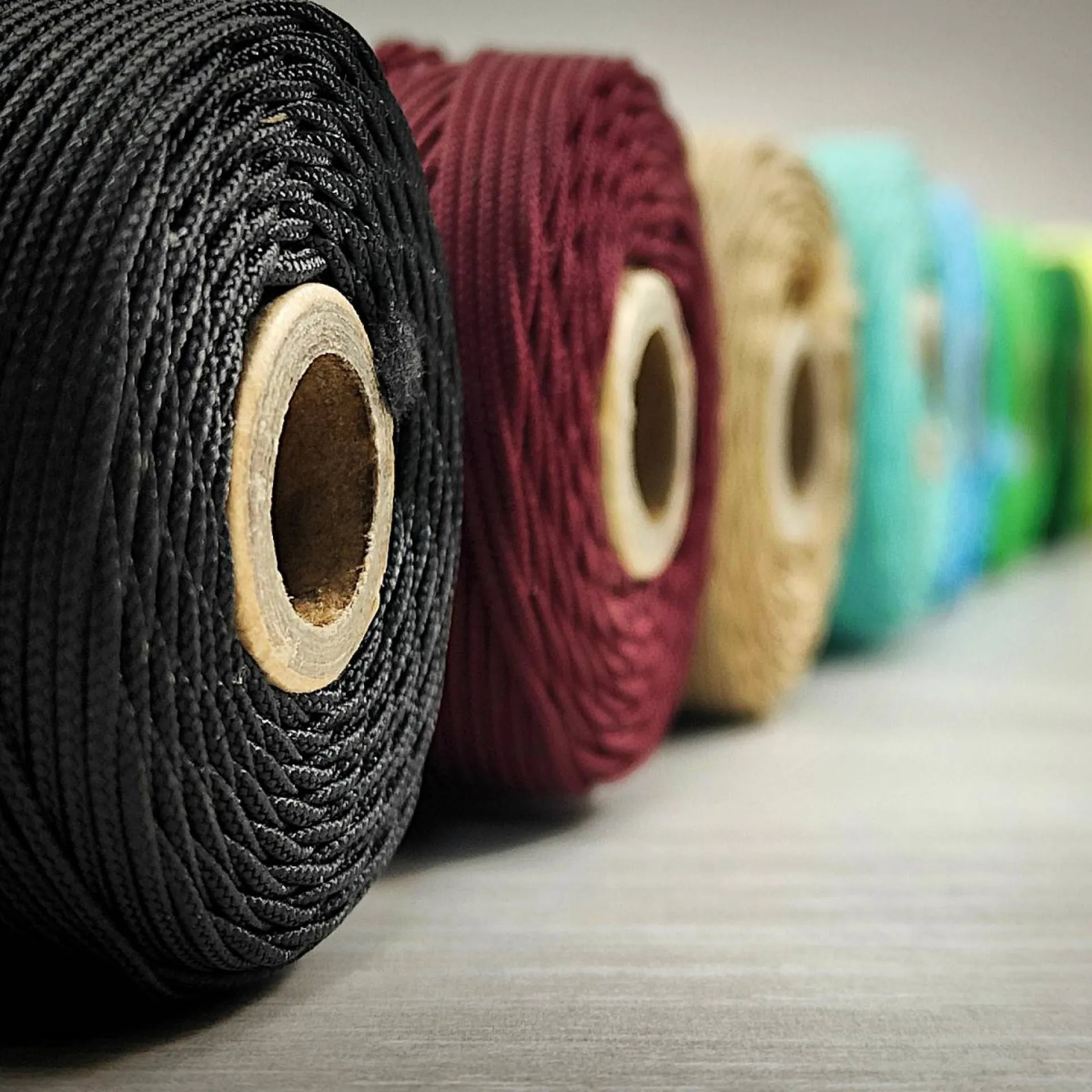 Cordons polyester pour la fabrication de bijoux fantaisie