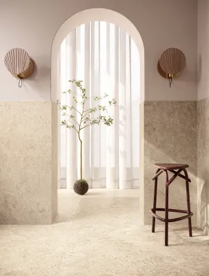 Découvrez un large choix de carrelage de sol intérieur pour la rénovation de votre maison dans nos showrooms proches de Rouen et Dieppe.