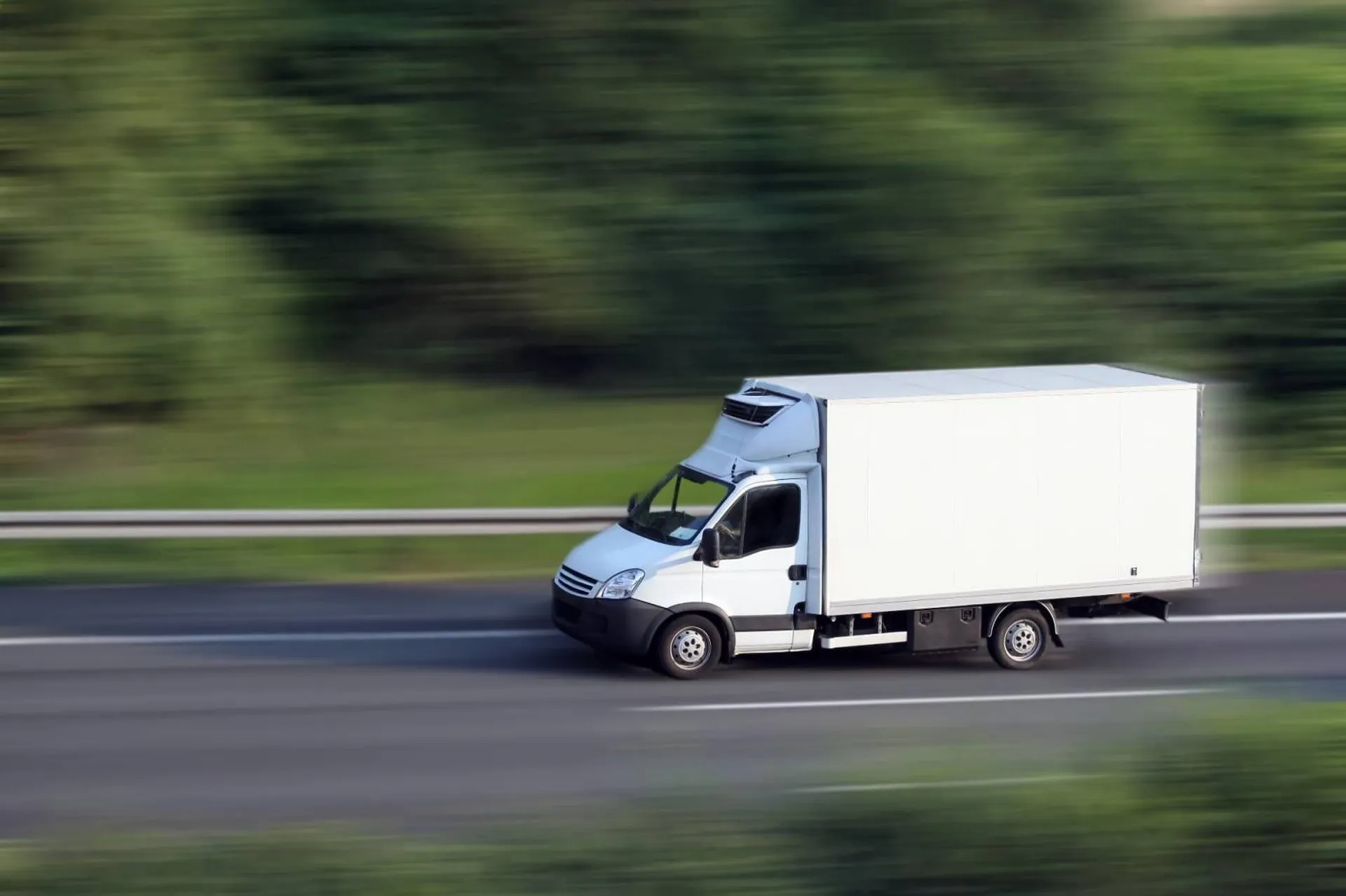 Véhicule dédié et léger à votre disposition pour vos transports de petits volumes