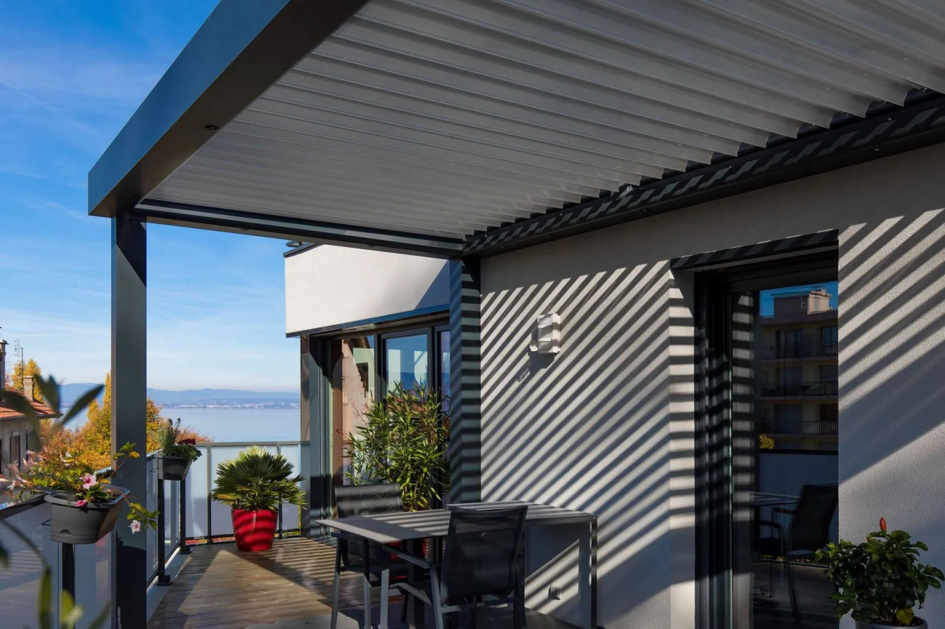 Pergola bioclimatique sur mesure avec LED et lames orientables Aix-en-Provence