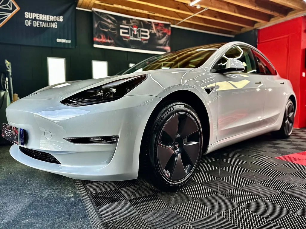 film de protection carrosserie PPF Lyon anti rayures tesla model 3 