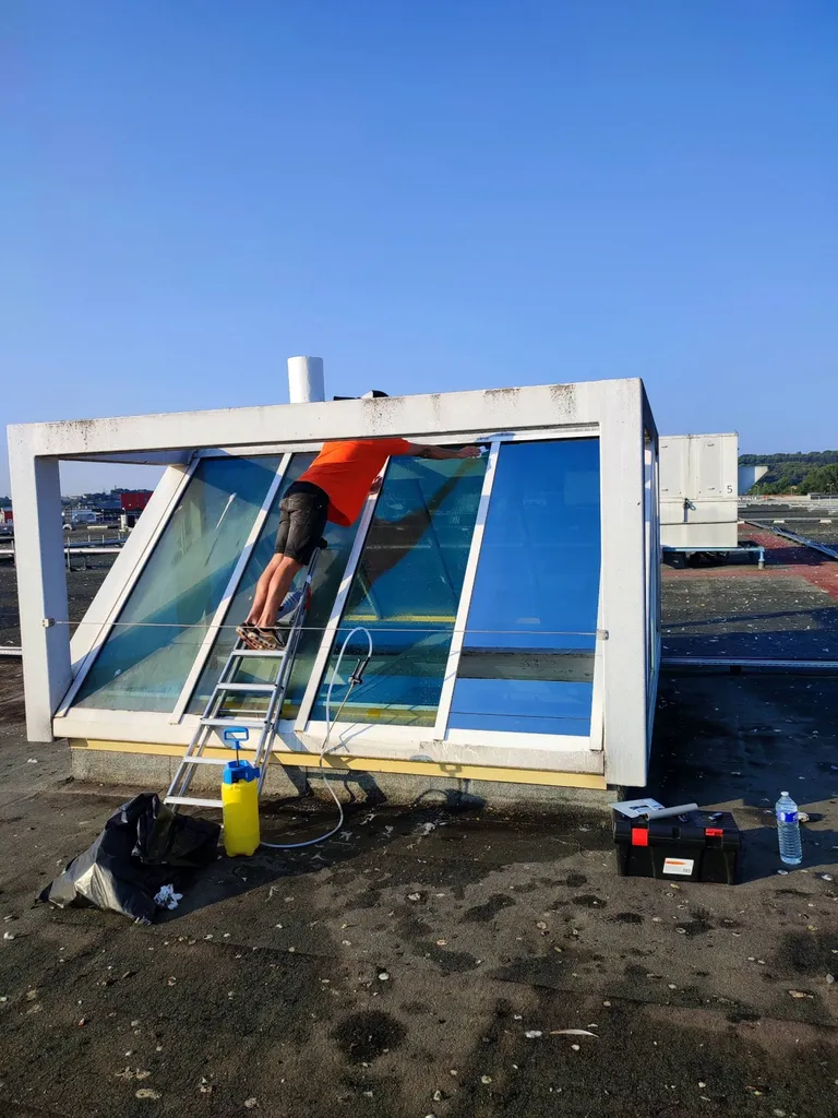 Pose films anti chaleur avec une isolation thermique réfléchissante Plan de Campagne