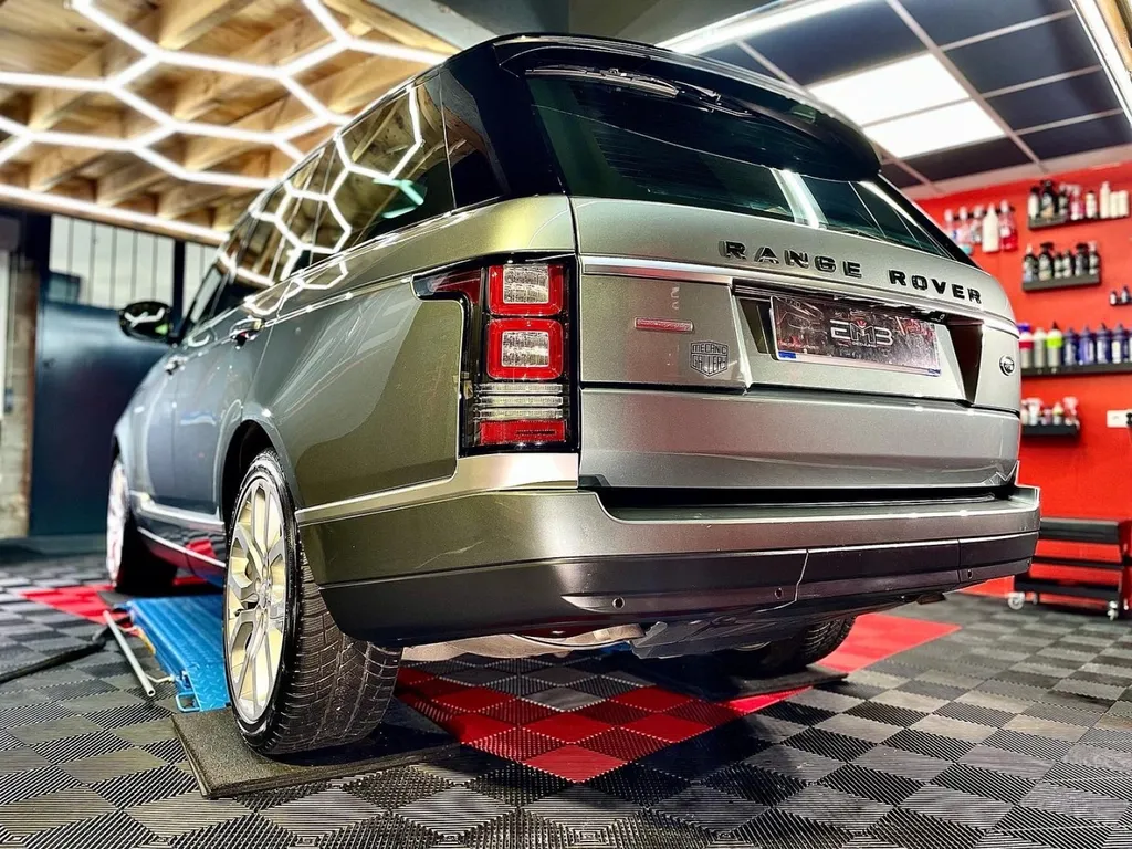 Protection rénovation carrosserie traitement céramique Range Rover autobiography