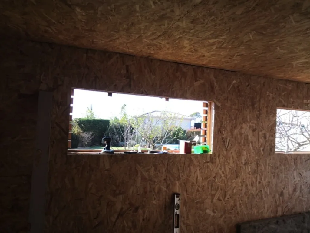 Installation d’un abri automobile sur mesure avec couverture bac acier à Castelnau-le-Lez Proche de Montpellier dans Hérault (34)