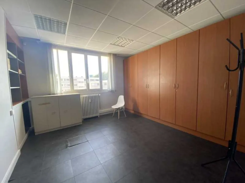 LE HAVRE - BUREAUX A LOUER 100 M2 DIVISIBLE A PARTIR DE 75 M2