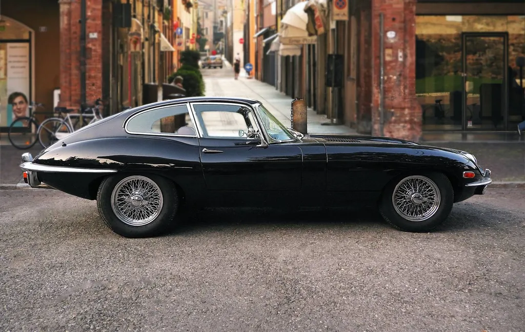 Voiture de collection équipée d'une boîte automatique : confiez la vidange à ATGF