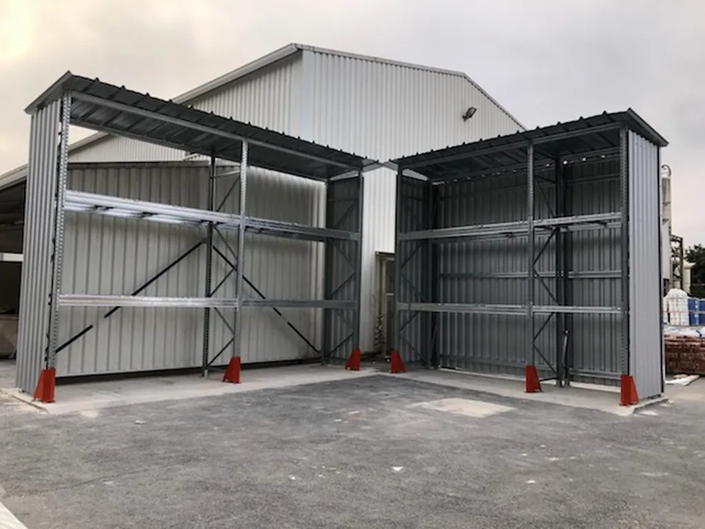 Installer un palettier extérieur avec bardage et toiture pour protéger vos stocks à Toulouse et en Dordogne