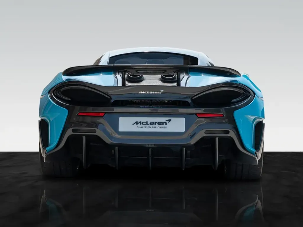 McLaren 600LT vue arrière centrale échappement sport Bordeaux