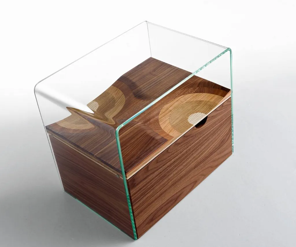 Table de chevet avec tiroir en bois et structure en verre à Hyères près de La Valette