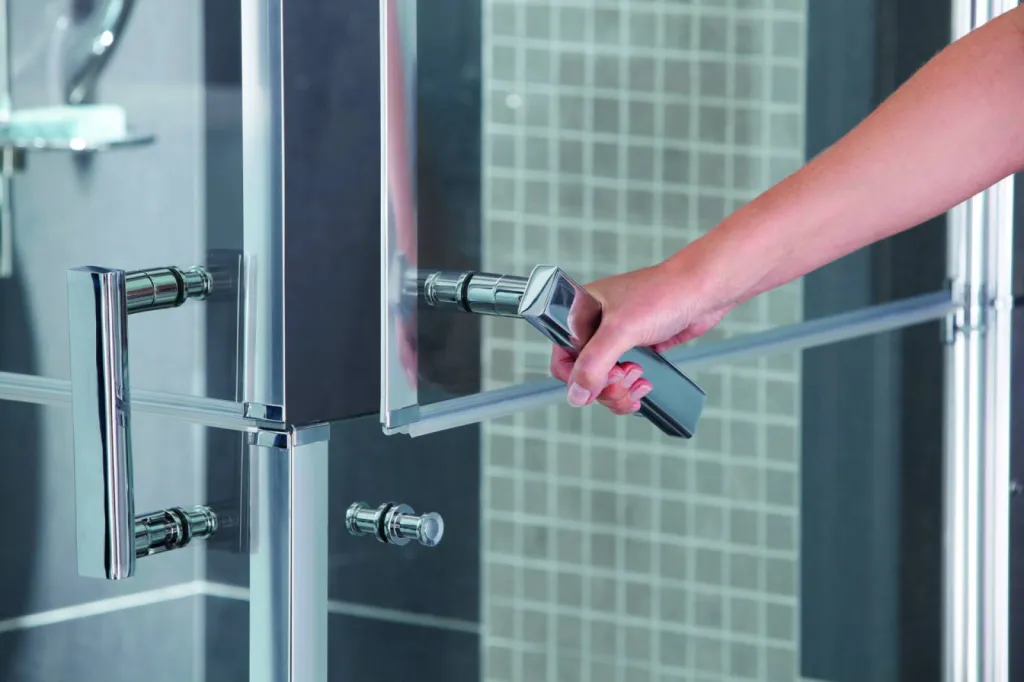 Douche pour personne agée QUIÉTUDE, idéale pour remplacer votre baignoire actuelle à Nimes dans le Gard (30) Languedoc