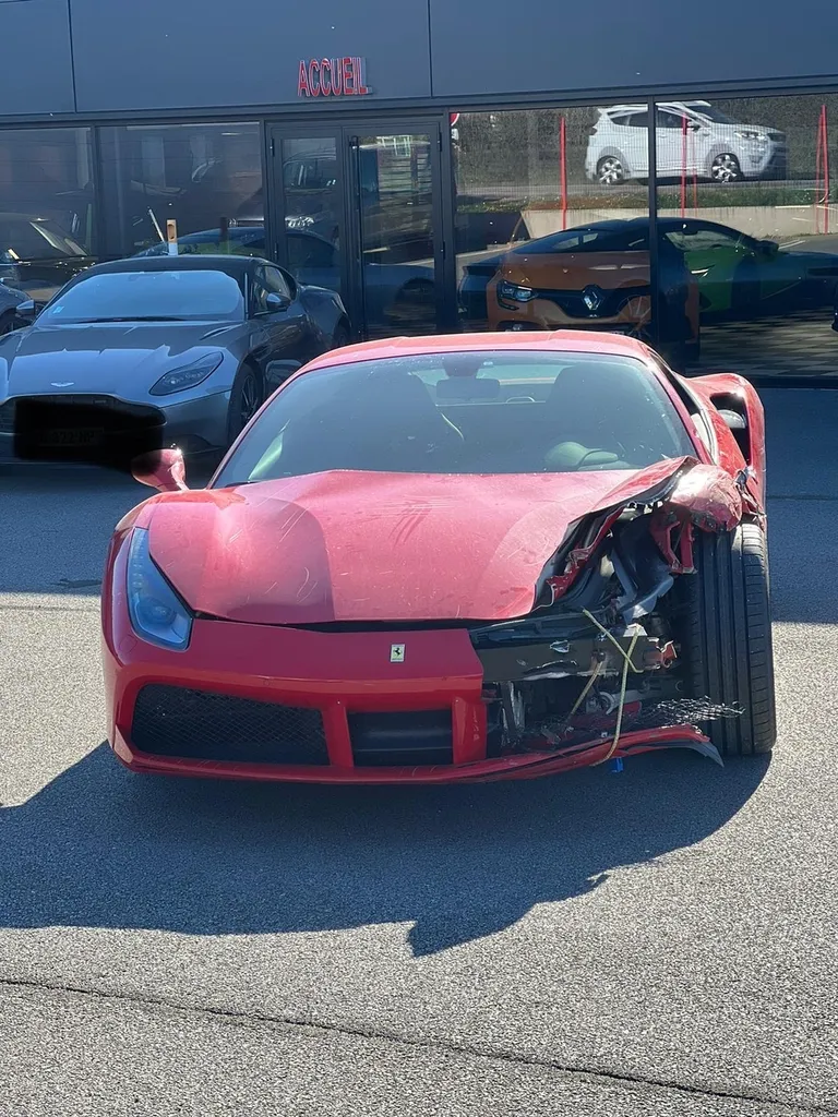 Faire réparer sa Ferrari dans un garage suite un choc latéral gauche près de Caen