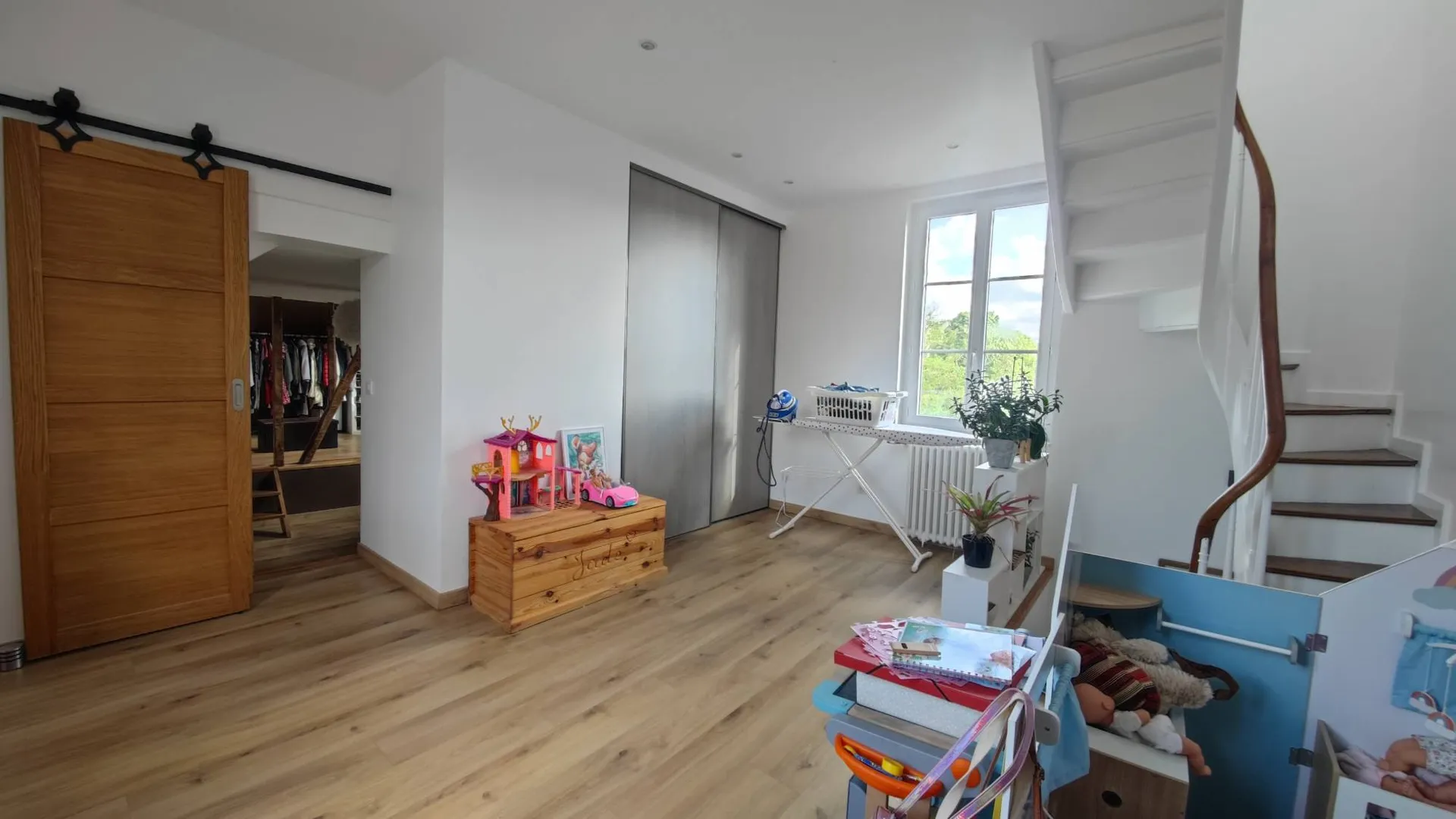 Maison de caractère entièrement rénovée de 147 m² avec jardin, située à 30 minutes de la mer de Dieppe, en Seine-Maritime (76)