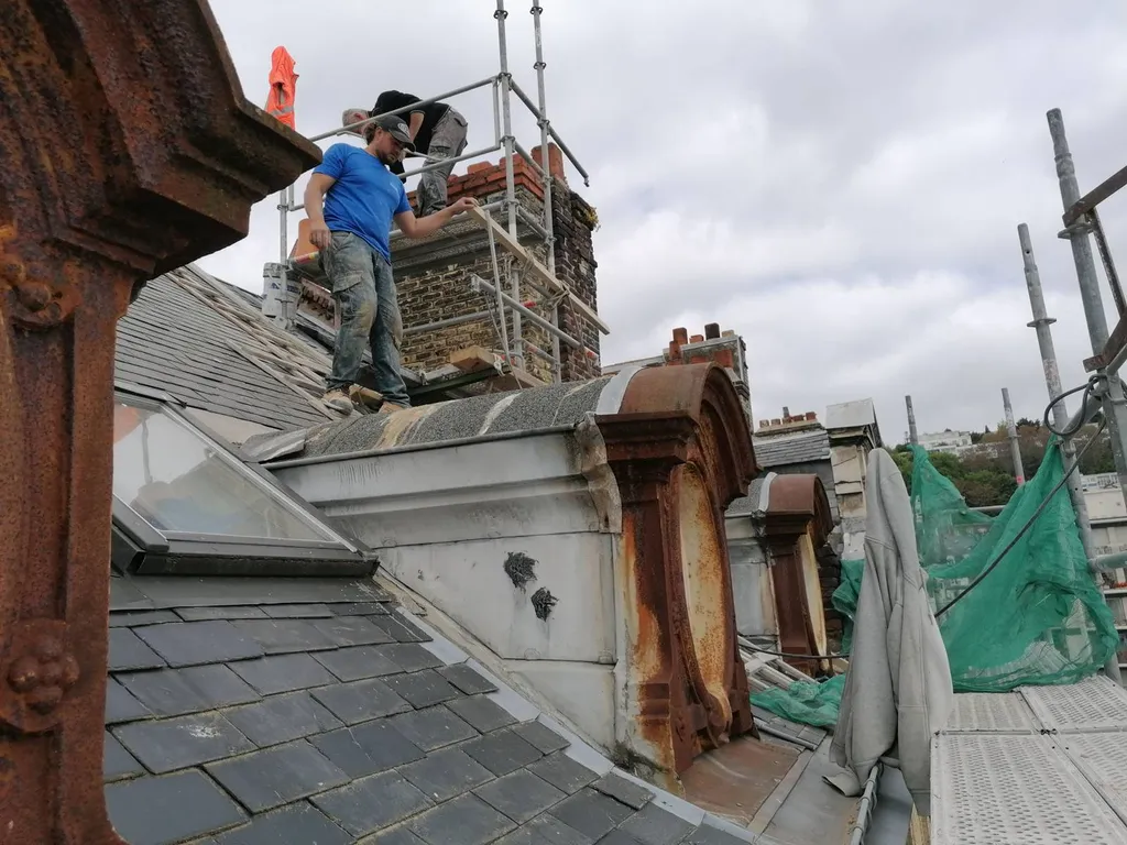 Remise en état d’une toiture au Havre 76 en Normandie
