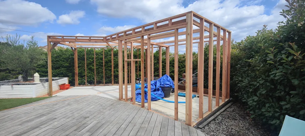 Local technique ossature bois, bardage Douglas et couverture bac acier à Graulhet Tarn Occitanie