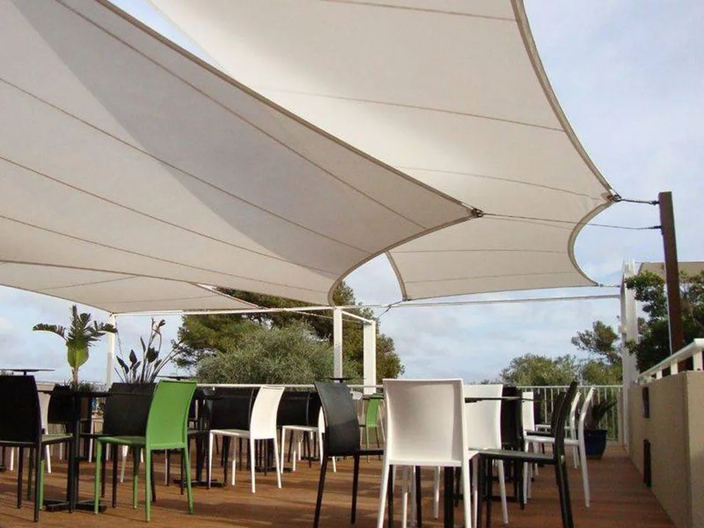 Voile d'ombrage achitecturale dans le Var.