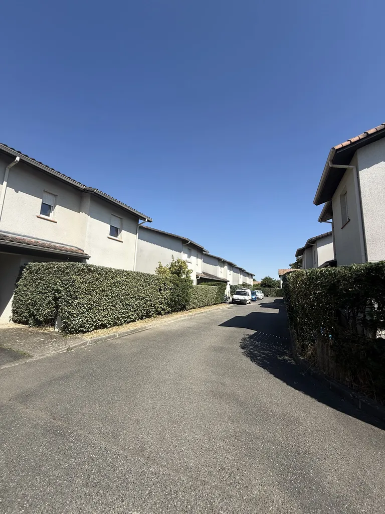 Contrat d'entretien d'espaces verts en copropriété à Saint-Simon : taille de haies, tonte de pelouses et entretien paysager professionnel