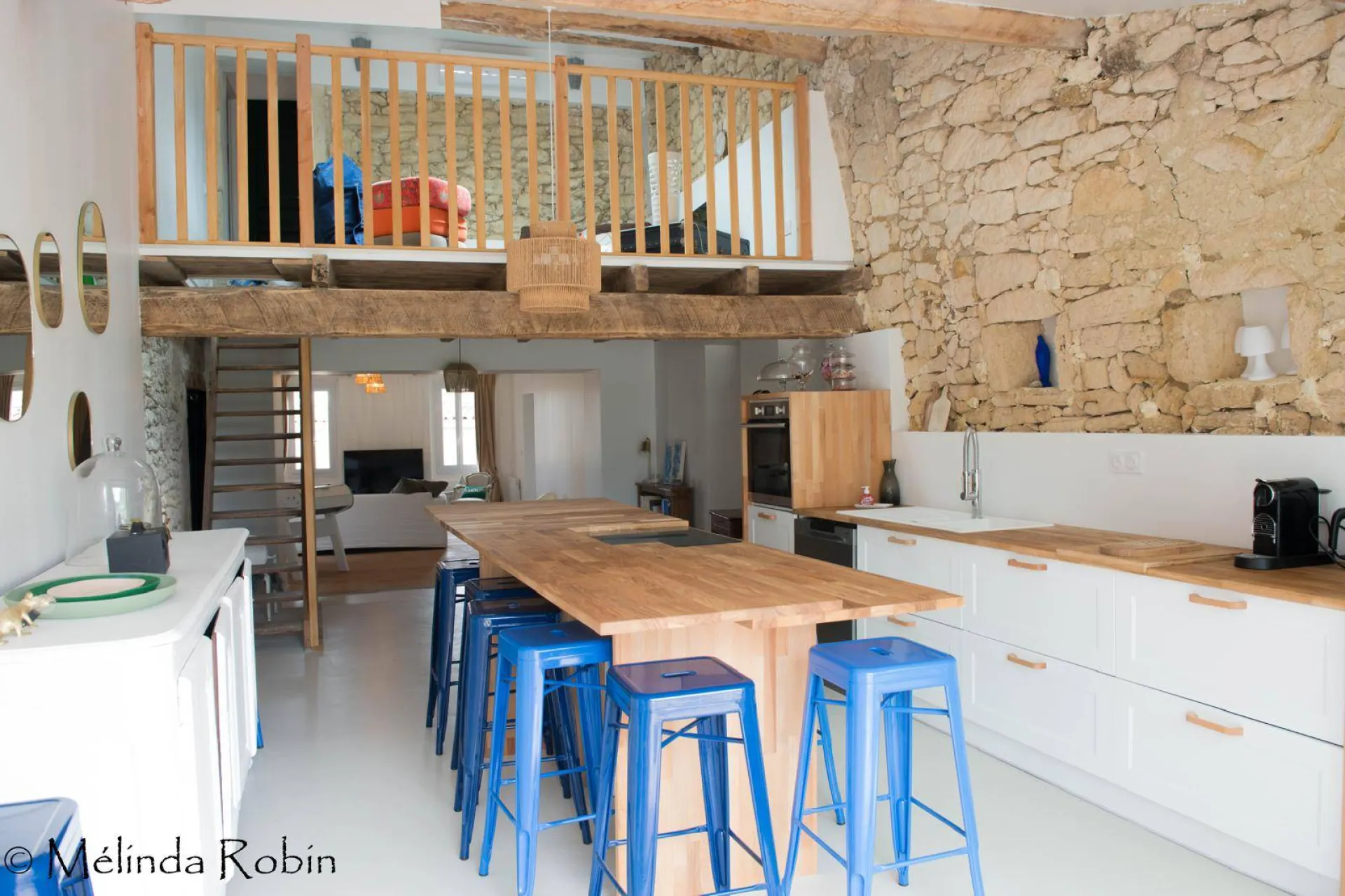 Maison en pierre de 180m² avec jardin et piscine, située au milieu des vignes Montagne (33)  