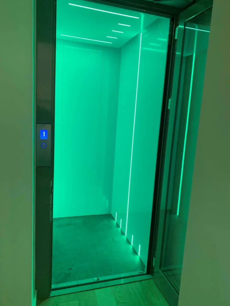 ascenseur de maison noouveau modèle ou installé depuis 10 ans, le dépannage est assuré par les équipes Oval'Access sur tout PACA