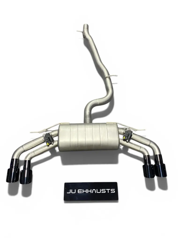 Ligne d’échappement cat-back à valves JU Exhaust pour Volkswagen Golf 8 R 2.0 TSI 320/333 ch (2021+). Système d’échappement sport en inox haute qualité conçu pour optimiser le flux des gaz, réduire les contre-pressions et libérer une sonorité plus agressi