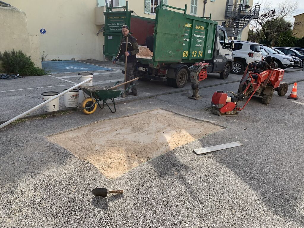Rognage de souche et reprise d’enrobé – Intervention Jardivar