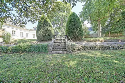 Vivez l'élégance et la grandeur d'un hôtel Particulier de Versailles, Une vie de rêve vous attend au coeur de Versailles 