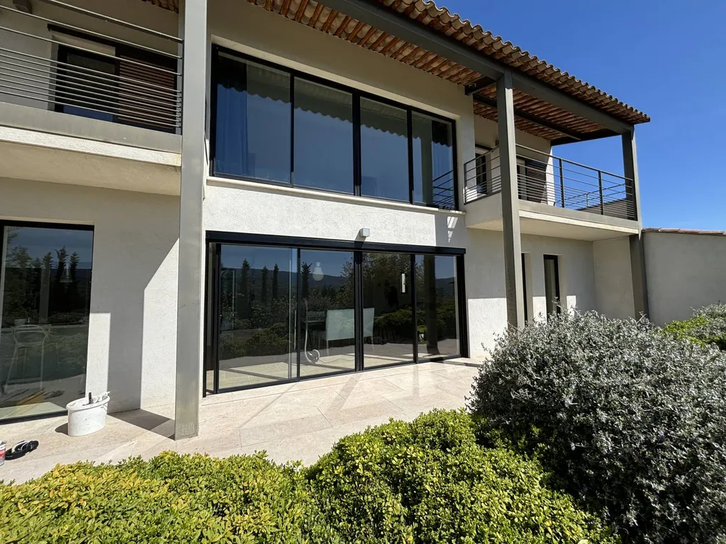 Pose de Store ZIP sur Mesure à Goult – Confort Thermique et Esthétique