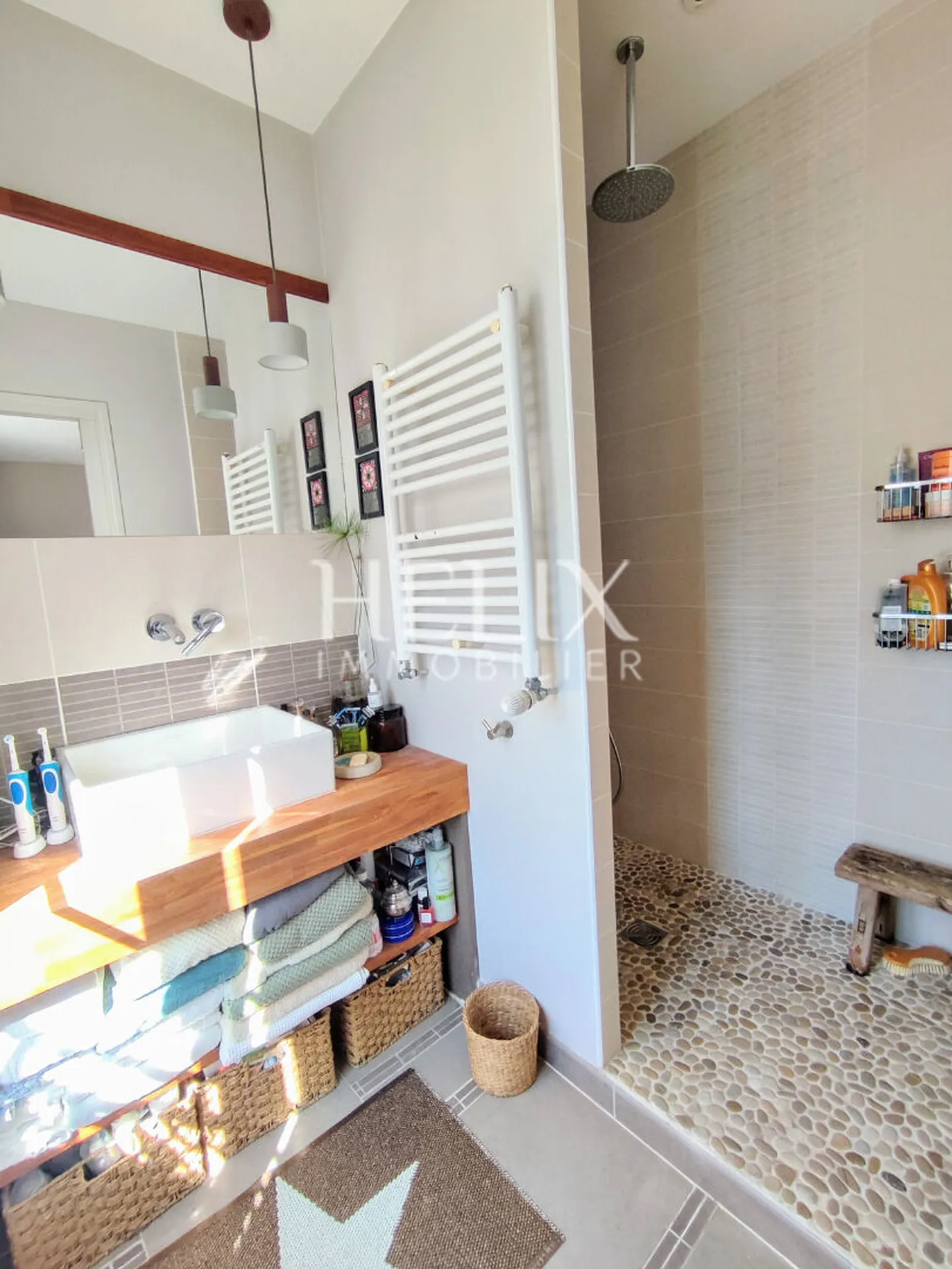 Maisons Laffitte, à 8 mn du RER, maison de 151 m2 avec grande pièce de vie lumineuse, 4 chambres, un bureau et un sous-sol total