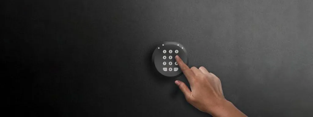 Coffre-fort encastré ou posé au sol : quelle installation choisir selon votre besoin de sécurité, utilisation au quotidien, et votre aménagement intérieur ?