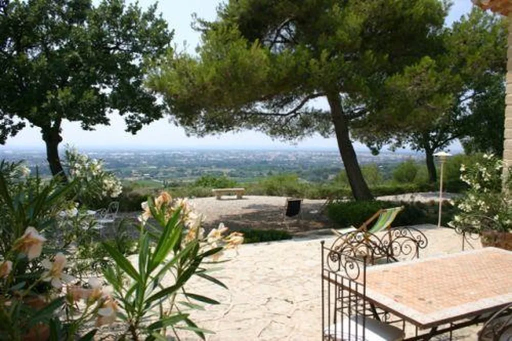 Maison en Comtat Venaissin avec vue dominante.
