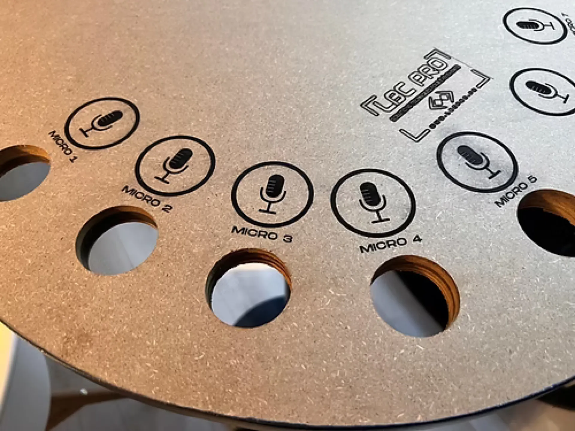 TABLE HAUTE MICROS EVENEMENTIEL