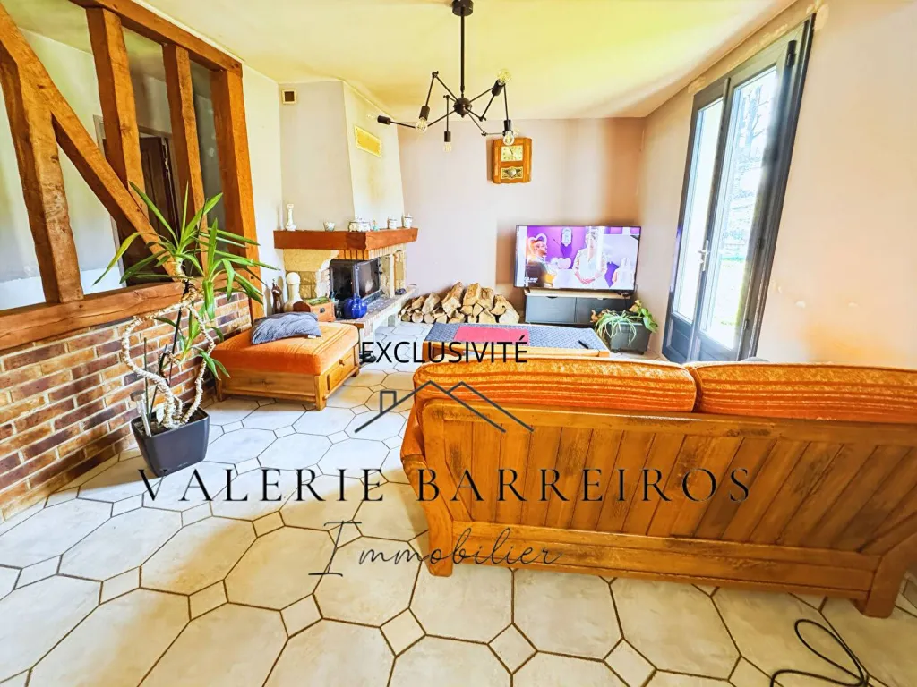 A acheter charmante maison de 90 m² édifiée sur un terrain de 1333 m² sur la commune de SOTTEVILLE SOUS LE VAL