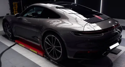 Porsche 992 pose de film de protection Xpel transparent