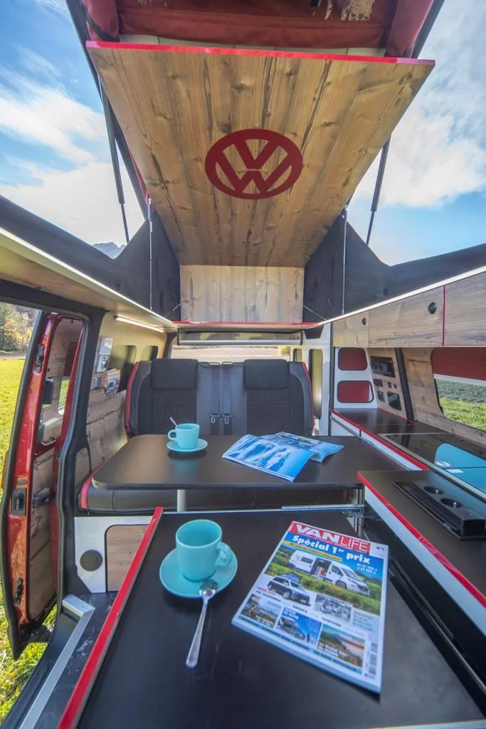 Aménagement intérieur sur-mesure VW T6.1 Long Full Options à Paris et en Île-de-France