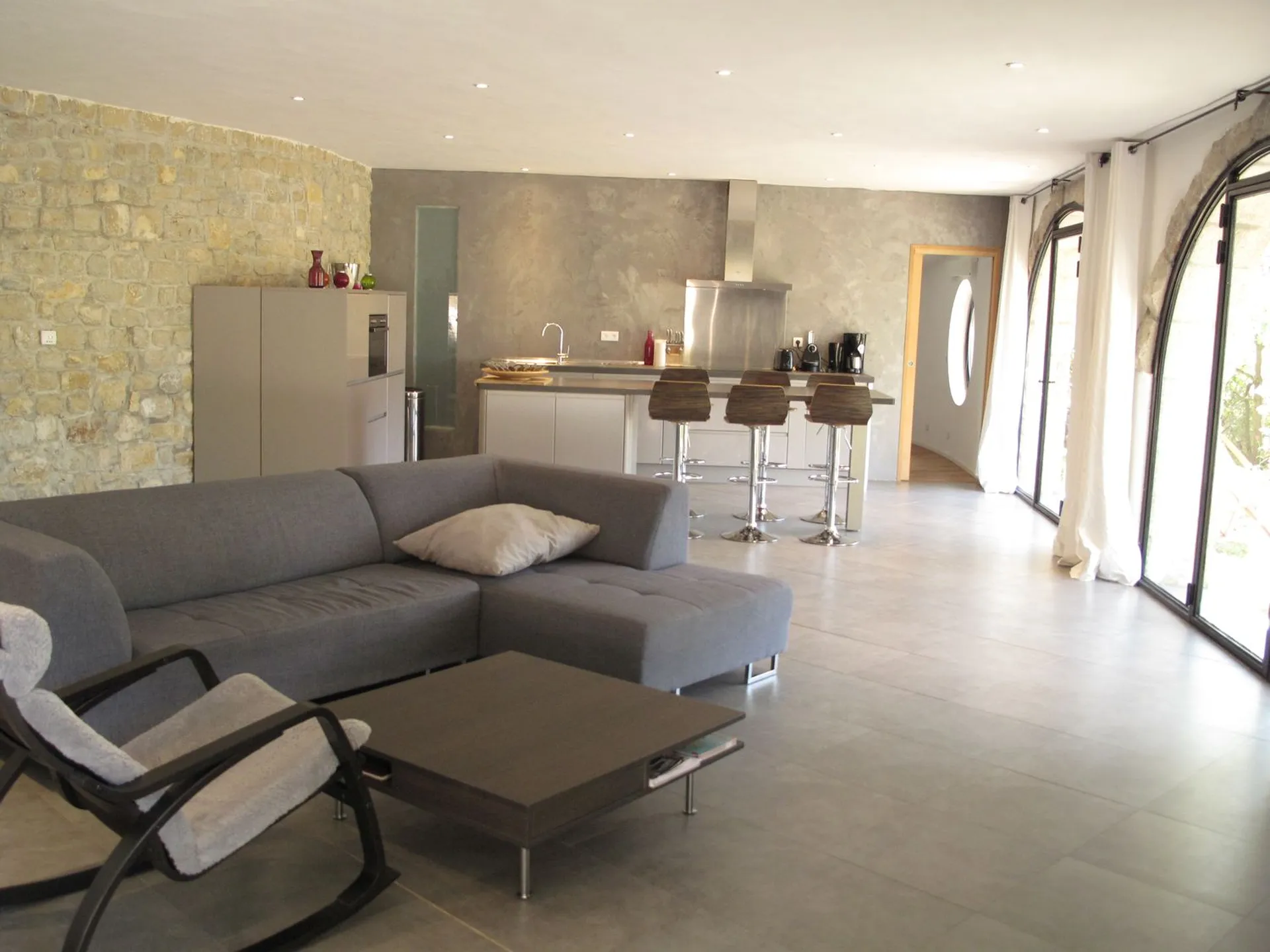 Spacieuse dépendance