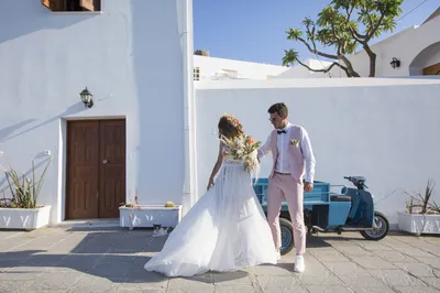 Une agence de coordination pour organiser votre mariage dans une villa à Pefkos, Ile de Rhodes en Grèce