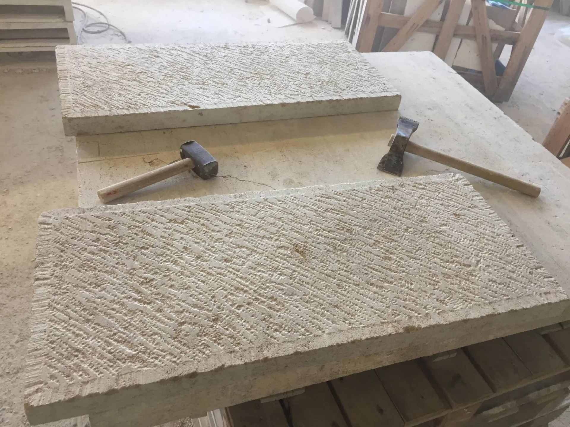 Pierre de Dordogne pierre de Thenon, Limeyrat, Auberoche pour dallage ancien et contemporain, Mougins, Cannes