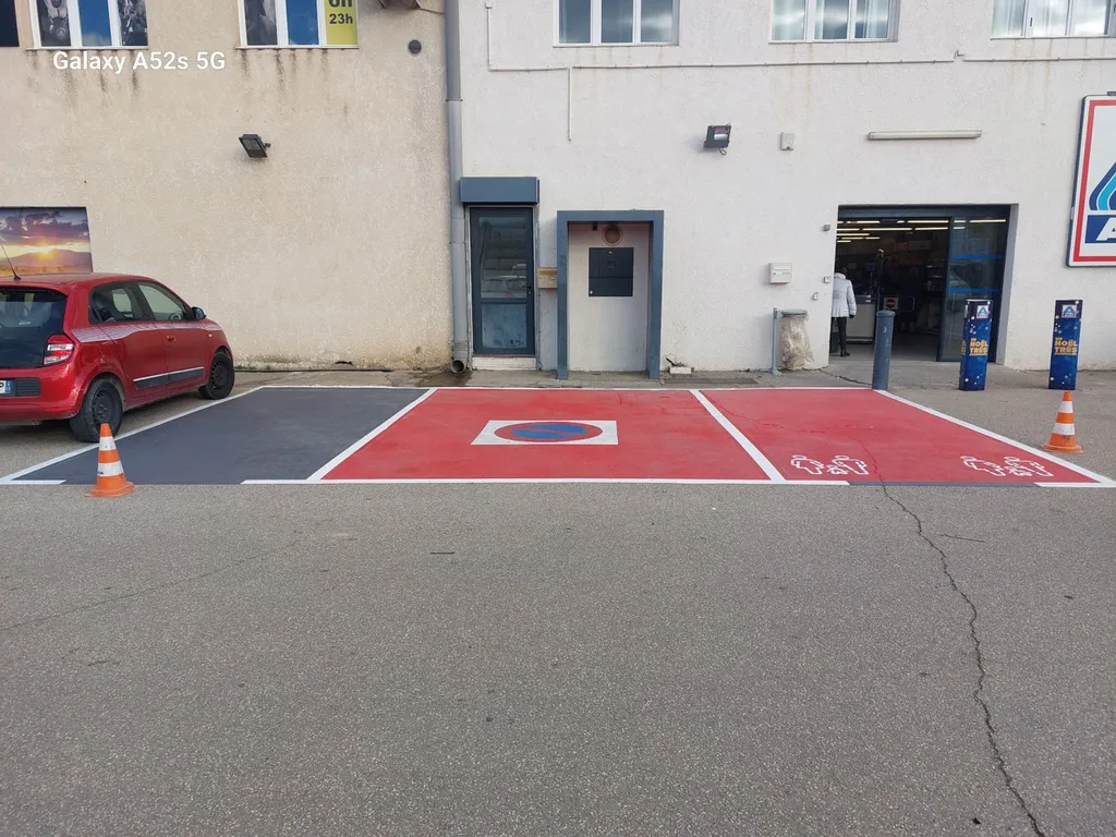 Marquage au sol de places de Parking dans les Bouches-du-Rhône 