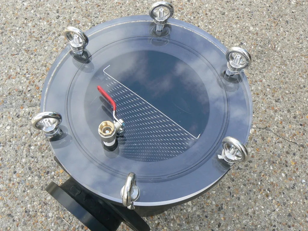 Bride pour ouverture filtre avec boulons inox