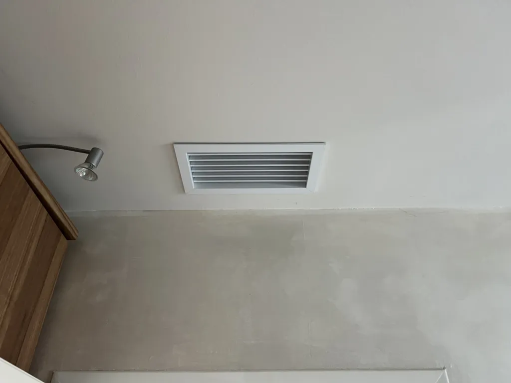 Pose de climatisation gainable à Aix-en-Provence pour maisons neuves et rénovées – Confort invisible et homogène