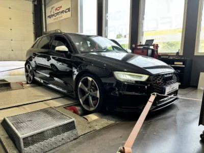 Installation et Fourniture Admission Eventuri Audi RS3 8V1 367 chez ADP-Performance Aix-en-Provence