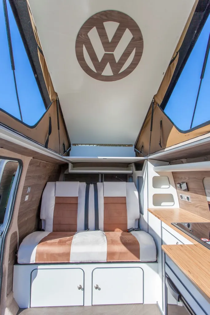 Spécialiste de la Pose de toit relevable sur VW Transporter T6 L2H1 à Paris