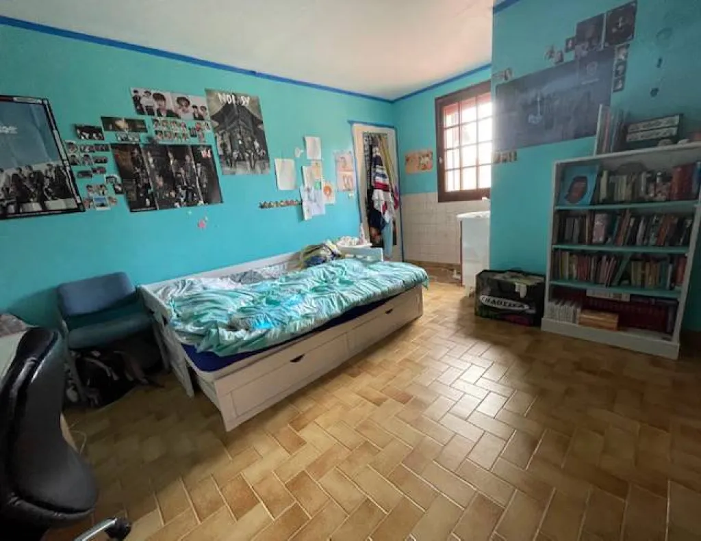 maison comprenant 5 chambres