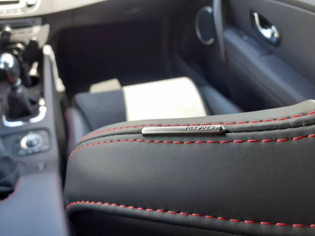 RENAULT MÉGANE III RS OCCASION 2.0T 275 TROPHY-R PRÈS DE TOULOUSE EN OCCITANIE