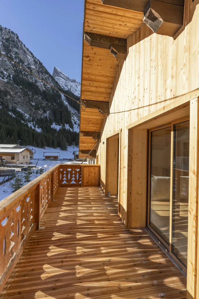 Appartement T3 + mezzanine à vendre dans chalet rénové à Pralognan-la-Vanoise – authenticité et confort moderne au cœur du village